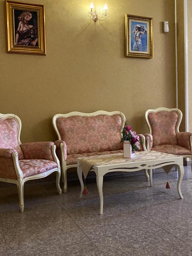 Hotel Onix Roman Eksteriør billede