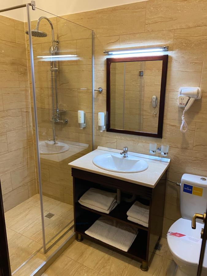 Hotel Onix Roman Eksteriør billede