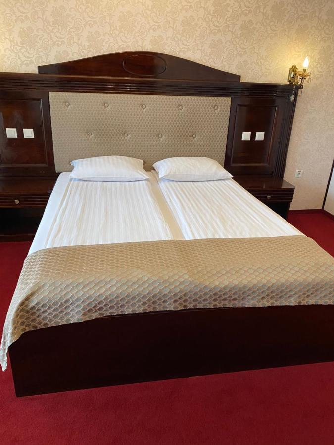 Hotel Onix Roman Eksteriør billede