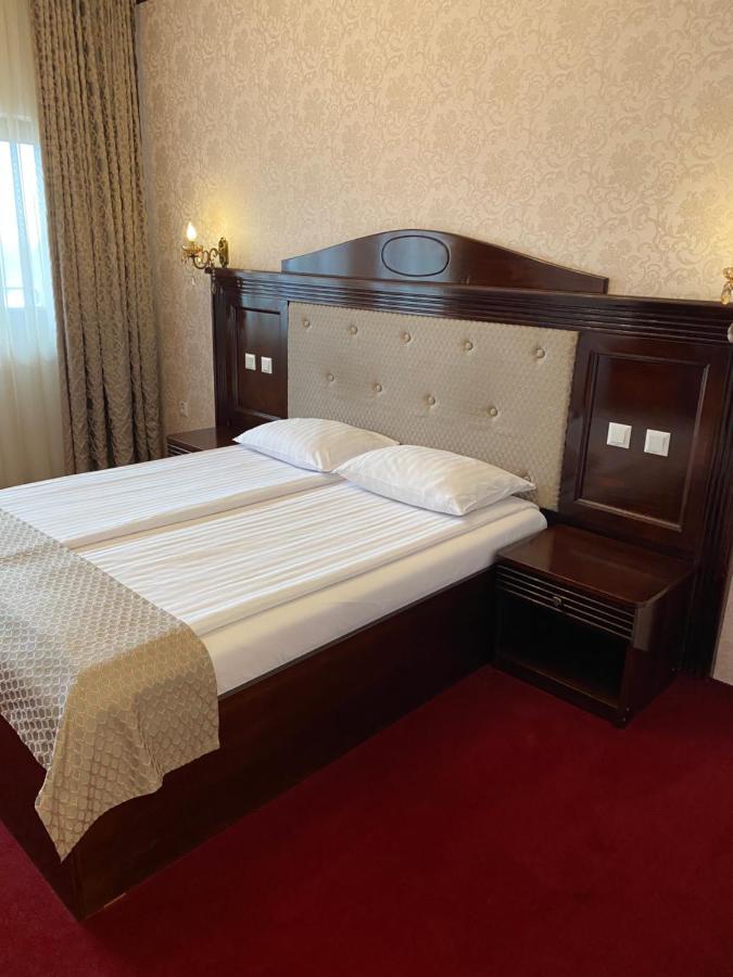 Hotel Onix Roman Eksteriør billede